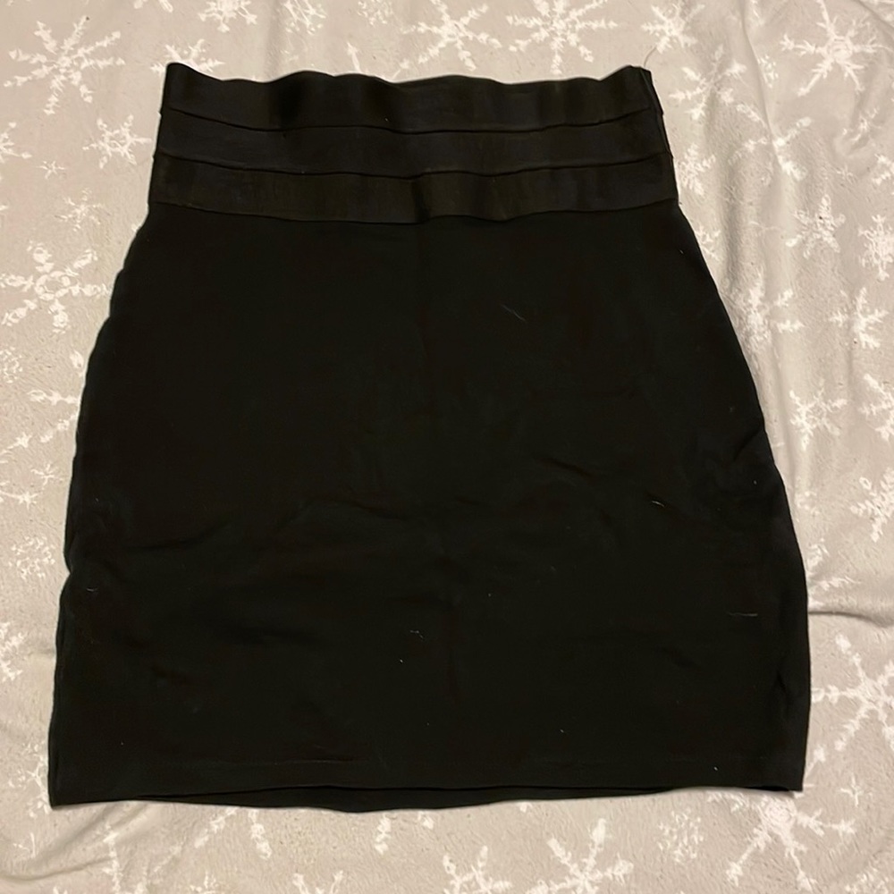 Stretchy pencil skirt